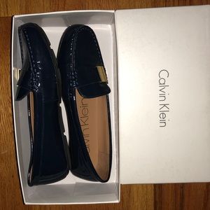 Calvin Klein deep navy blue shiny flats